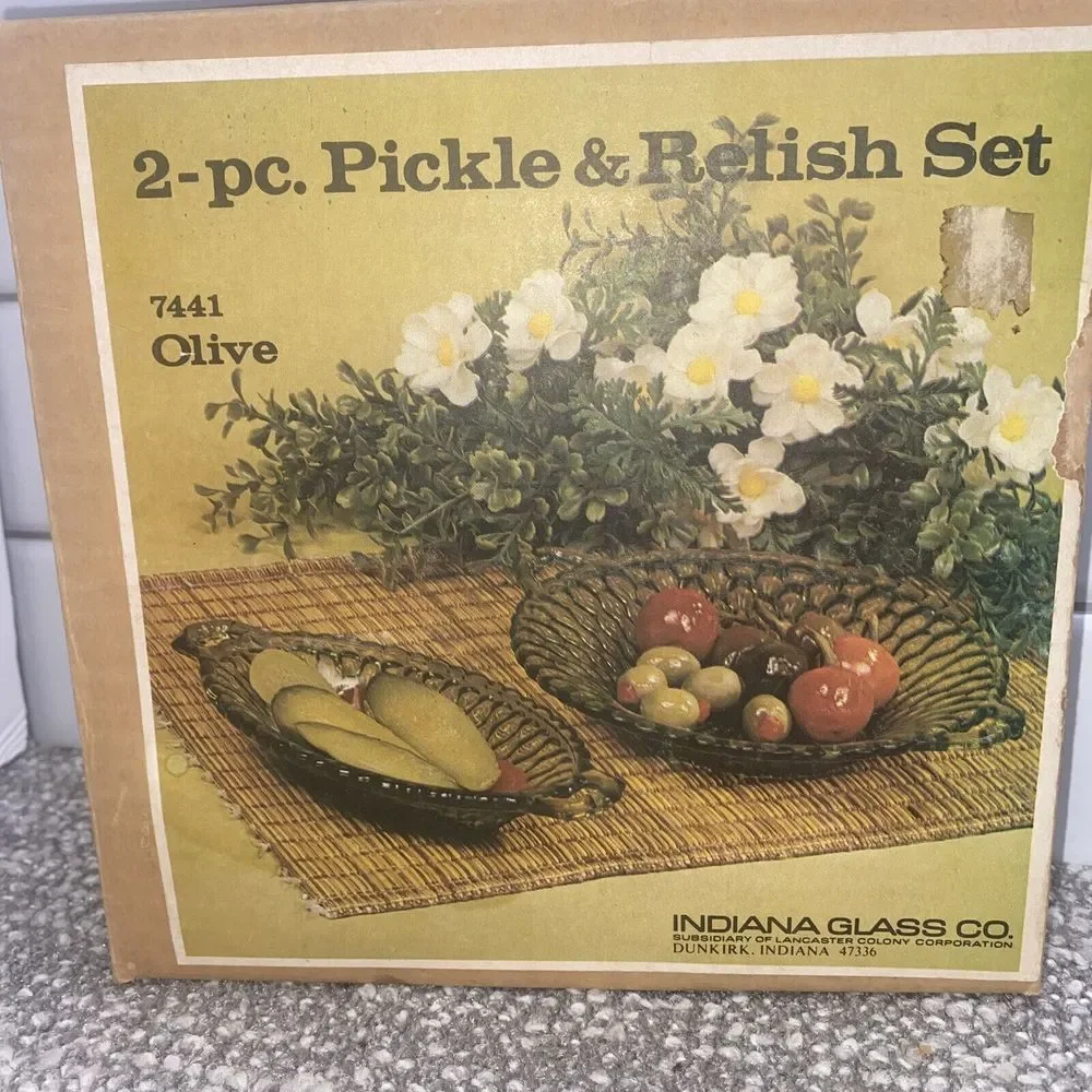 Indians Glass Pickle Relish Dishes NIB Olive Color VTG Holiday Serving Dishes‎